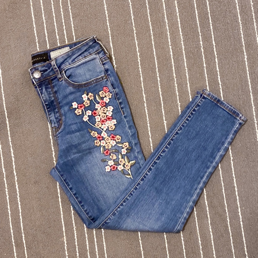 Aeropostale Embroidery Design Jeans